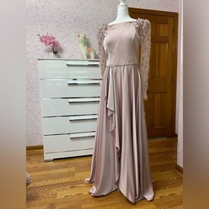 Ordered from Türkiye brand new light, pink satin long dress